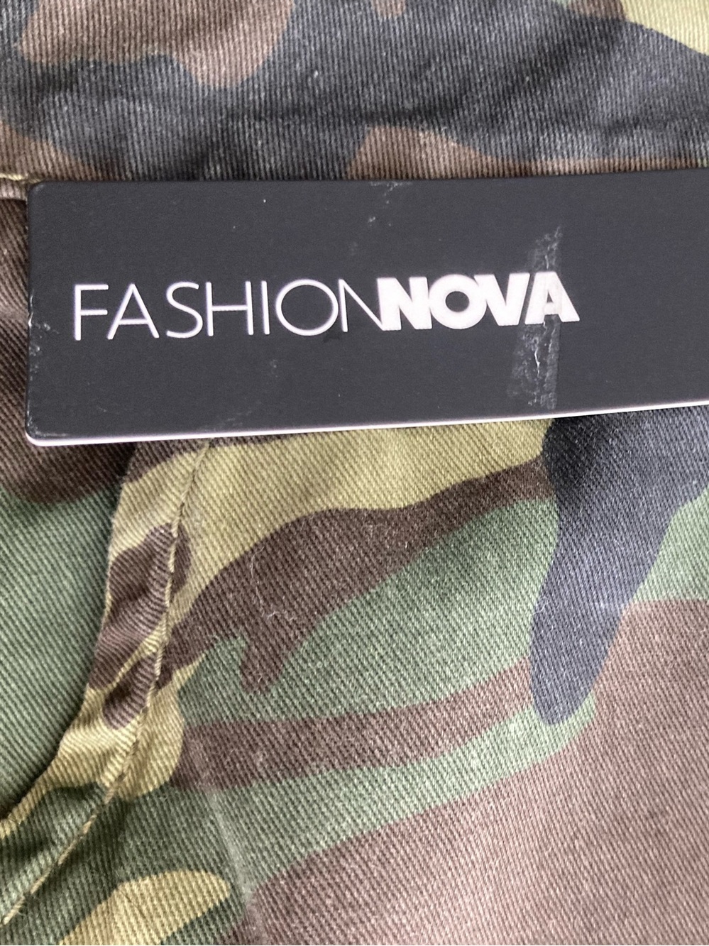 Fashion Nova Women's Green Camo Wide-Leg Cargo Pants - Picture 6 of 13